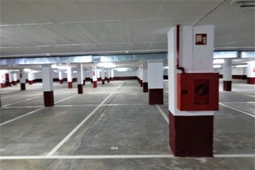 Foto 2 de Garaje de raya para un coche.