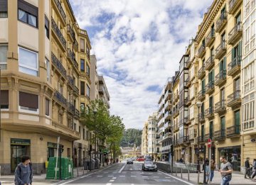 Foto 46 de Buen piso amplio junto a la Avenida de la Libertad