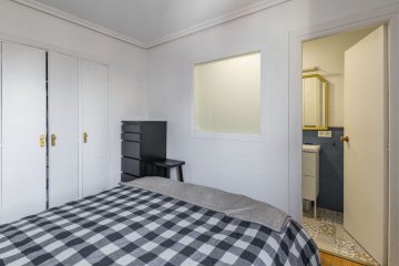 Foto 18 de Piso grande en primera zona de Gros