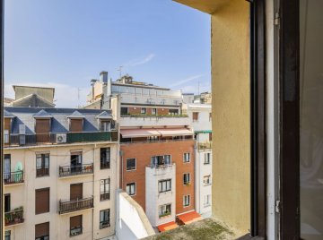 Foto 32 de Piso grande en primera zona de Gros