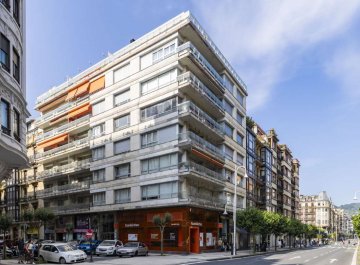 Foto 38 de Piso grande en primera zona de Gros