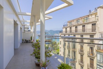 Foto 4 de Gran piso con terraza y vistas al mar