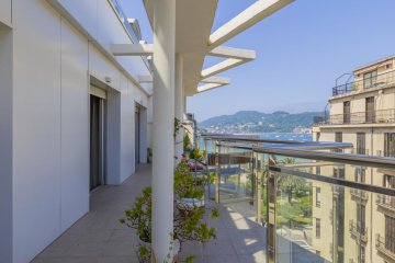 Foto 6 de Gran piso con terraza y vistas al mar