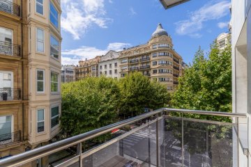 Foto 5 de Gran piso reformado en Avenida de la Libertad