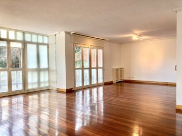 Foto 2 de Estupendo piso junto a Miraconcha Foto 2 de Estupendo piso junto a Miraconcha