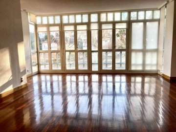 Foto 3 de Estupendo piso junto a Miraconcha Foto 3 de Estupendo piso junto a Miraconcha