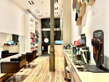 Foto 9 de Estupendo local comercial en pleno centro, en la calle San Martín