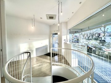 Foto 3 de Bonito local en Paseo de los fueros Foto 3 de Bonito local en Paseo de los fueros