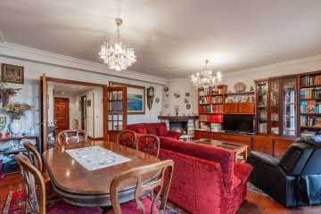 Foto 8 de Villa adosada de esquina con jardín y garaje en Egia