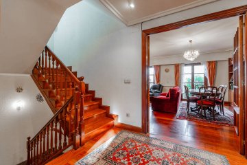 Foto 17 de Villa adosada de esquina con jardín y garaje en Egia