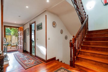 Foto 18 de Villa adosada de esquina con jardín y garaje en Egia