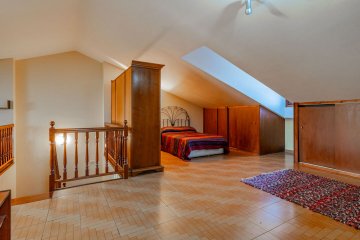 Foto 42 de Villa adosada de esquina con jardín y garaje en Egia