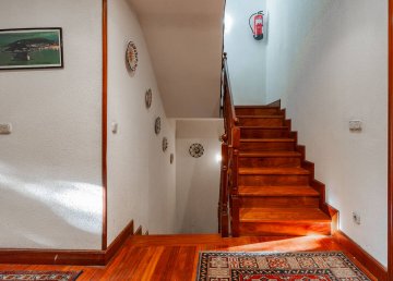 Foto 45 de Villa adosada de esquina con jardín y garaje en Egia