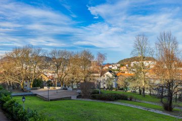 Foto 56 de Villa adosada de esquina con jardín y garaje en Egia