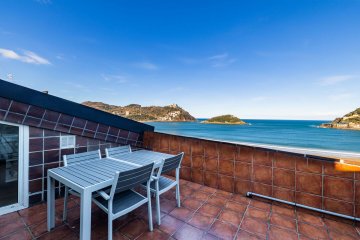 Foto 11 de Maravilloso piso con terraza y vistas al mar Foto 11 de Maravilloso piso con terraza y vistas al mar