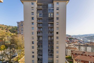 Foto 23 de Buen piso en Bidebieta