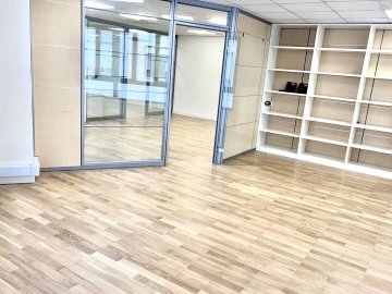 Foto 7 de Muy buena oficina de esquina en Amara Foto 7 de Muy buena oficina de esquina en Amara