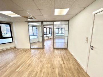 Foto 10 de Muy buena oficina de esquina en Amara Foto 10 de Muy buena oficina de esquina en Amara