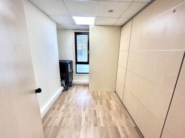 Foto 11 de Muy buena oficina de esquina en Amara Foto 11 de Muy buena oficina de esquina en Amara