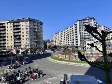 Foto 19 de Muy buena oficina de esquina en Amara Foto 19 de Muy buena oficina de esquina en Amara