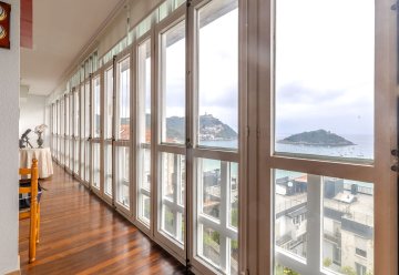 Foto 8 de Maravilloso piso duplex con vistas totales a la bahía