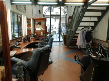 Foto 6 de Gros. Local comercial montado como peluquería con muy buen funcionamiento Foto 6 de Gros. Local comercial montado como peluquería con muy buen funcionamiento