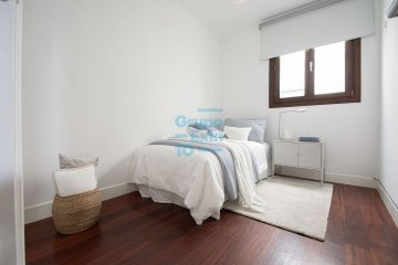 Foto 17 de Gros. Primera zona. Foto 17 de Gros. Primera zona.