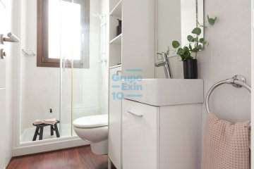 Foto 19 de Gros. Primera zona. Foto 19 de Gros. Primera zona.