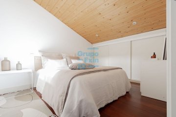 Foto 30 de Gros. Primera zona. Foto 30 de Gros. Primera zona.