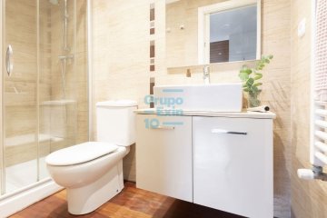 Foto 31 de Gros. Primera zona. Foto 31 de Gros. Primera zona.