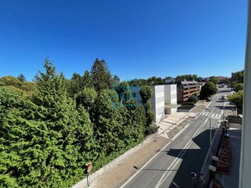 Foto 13 de Paseo de Ayete, frente al ambulatorio Foto 13 de Paseo de Ayete, frente al ambulatorio