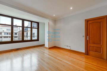 Foto 6 de CENTRO. Avenida de la Libertad.