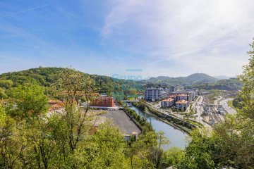 Foto 2 de AMARA. Mendigain. Precioso piso en edificio reciente, totalmente exterior y con bonitas vistas despejadas.