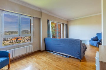 Foto 5 de AMARA. Mendigain. Precioso piso en edificio reciente, totalmente exterior y con bonitas vistas despejadas.