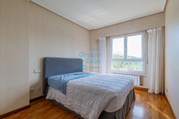 Foto 15 de AMARA. Mendigain. Precioso piso en edificio reciente, totalmente exterior y con bonitas vistas despejadas.