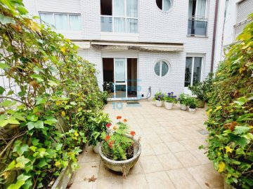 Foto 15 de Vivienda de construcción moderna con terraza junto a la Avenida de la Libertad Foto 15 de Vivienda de construcción moderna con terraza junto a la Avenida de la Libertad