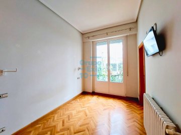 Foto 18 de Vivienda de construcción moderna con terraza junto a la Avenida de la Libertad Foto 18 de Vivienda de construcción moderna con terraza junto a la Avenida de la Libertad