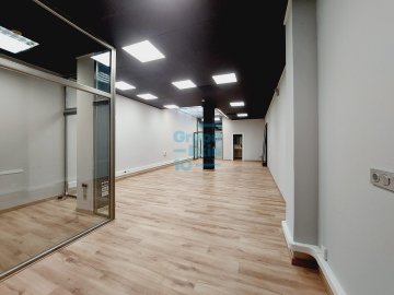 Foto 5 de Oficina moderna en el barrio del Antiguo, junto al antiguo hotel Costa Vasca - Posibilidad de alquiler o venta