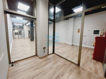 Foto 11 de Oficina moderna en el barrio del Antiguo, junto al antiguo hotel Costa Vasca - Posibilidad de alquiler o venta