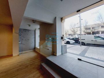 Foto 6 de Local comercial y con visibilidad en Duque de Mandas