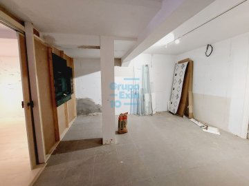 Foto 17 de Local comercial y con visibilidad en Duque de Mandas