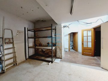 Foto 33 de Local comercial y con visibilidad en Duque de Mandas