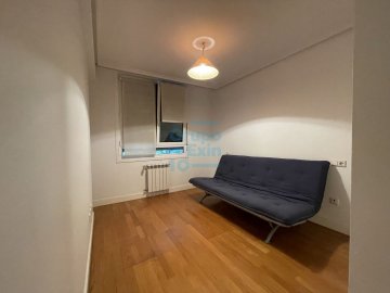 Foto 8 de Excelente piso en Gaiztarro, Paseo de Olmos