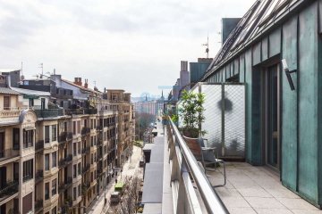 Foto 26 de Espectacular piso en venta exterior con terraza de 44 m2 en calle Moraza en el centro de San Sebastián.