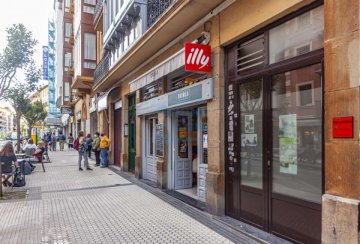 Foto 24 de Local con enormes posibilidades para utilizarlo como negocio . Perfecta ubicación en el corazón de la calle Matía de San Sebastián.