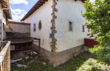 Foto 4 de Caserío a rehabilitar totalmente en Gelbenzu, en el Valle de Ulzama.