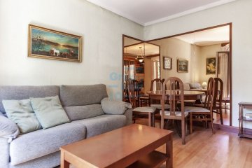 Foto 4 de Oportunidad única de vivir en el corazón de San Sebastián, piso en venta próximo a Plaza Easo y a 600m de la playa de la Concha.