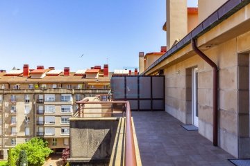 Foto 3 de Magnífico ático en venta con dos espléndidas terrazas situado en la exclusiva zona de Ondarreta, en San Sebastián.