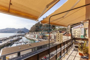 Foto 11 de Maravilloso ático a la venta con vistas al mar, en San Sebastián