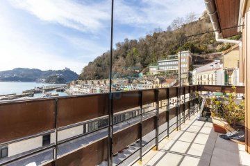 Foto 12 de Maravilloso ático a la venta con vistas al mar, en San Sebastián